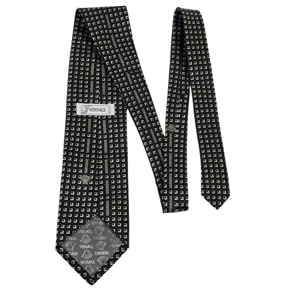 VERSACE Silk Medusa Pattern Mens Necktie Black Gold Made in Italy Luxury‎ Tie